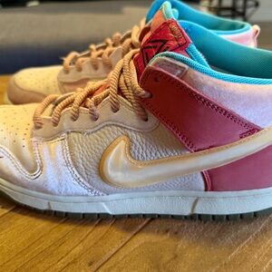 Nike dunk strawberry milk 11